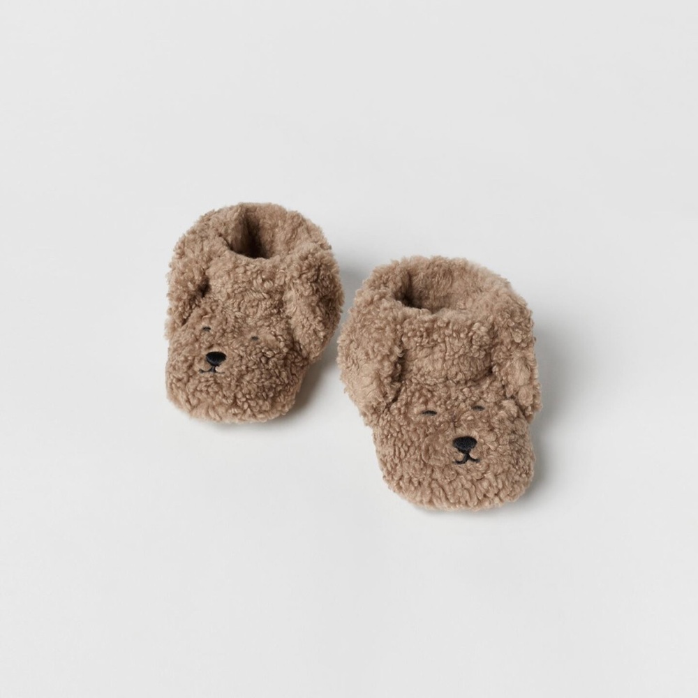 Like new Zara fuzzy puppy slippers 5 5.5 toddler